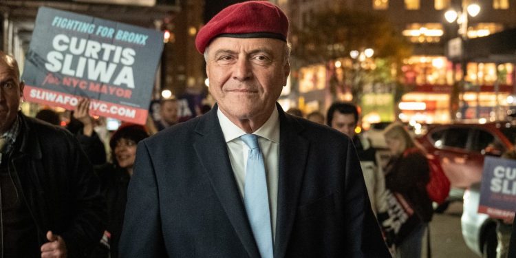 Por qué Curtis Sliwa permaneció en la carrera y los multimillonarios que intentaron comprarlo