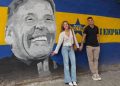 Nacho Russo visitó el mural a pasos de la Bombonera en homenaje a su papá :: Olé