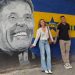 Nacho Russo visitó el mural a pasos de la Bombonera en homenaje a su papá :: Olé