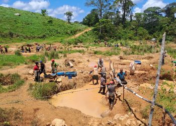 Elecciones tren de nuevo al escenario la discusión sobre minería y explotación petrolera