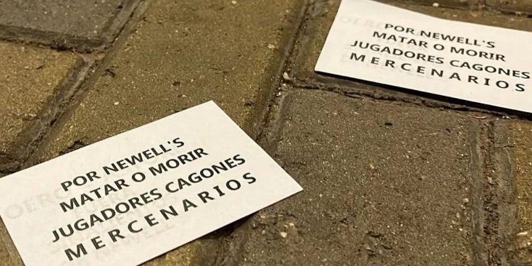 Amenazaron al plantel de Newell's mientras pelea para no descender :: Olé