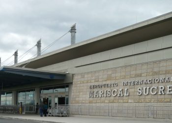 Ecuador refuerza controles en aeropuertos por casos de peste porcina en España