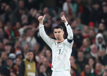 'Tonterías': los entrenadores de Irlanda y Portugal, en desacuerdo por la tarjeta roja de Ronaldo | Noticias de futbol