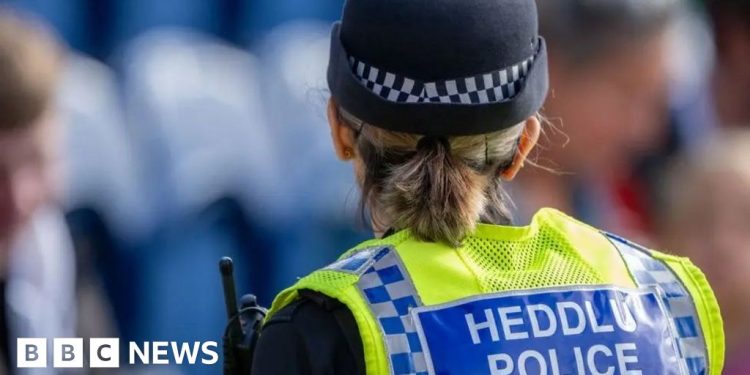 La policía y los comisionados contra el crimen serán eliminados en Inglaterra y Gales