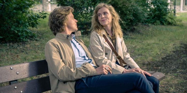 Nuestra crítica de la película Les Rêveurs, foule santé mentale