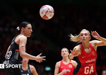 Inglaterra 55-49 Nueva Zelanda: Roses pierde el partido decisivo de la serie