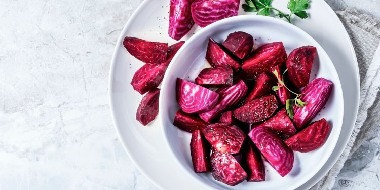 ¿Qué alimentos son bajos en vitamina K?