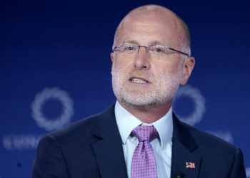 “¿Qué tal si no?”: el jefe de la FCC, Brendan Carr, dice que no pondrá fin a las investigaciones sobre distorsión de noticias