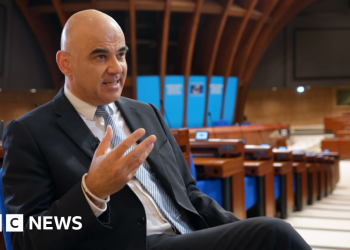 Estamos listos para discutir cambios en las leyes de derechos humanos, le dice a la BBC el máximo jefe del TEDH