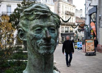 En las calles de Angulema, la hora está en la sinistrosa.