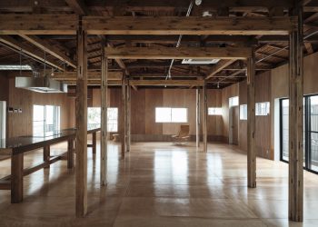 Espacio Comercial en Minato / ROOVICE