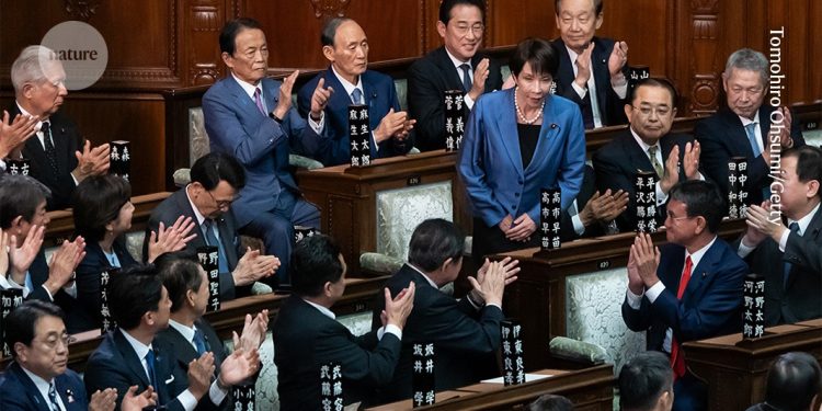 La primera primera ministra de Japón no se considera feminista, pero el país la necesita para abordar el sexismo en la ciencia.