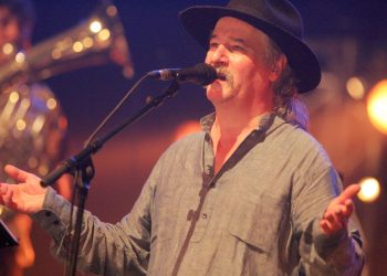 Erik Marchand, cantor de la música de Bretaña y de los ailleurs, est mort