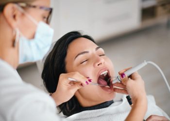 ¿Un gel dental que regenera tu esmalte y elimina las caries? Qué saber