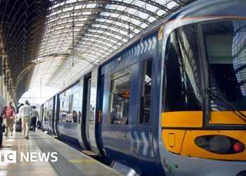 Las tarifas de tren se congelarán en Inglaterra el próximo año