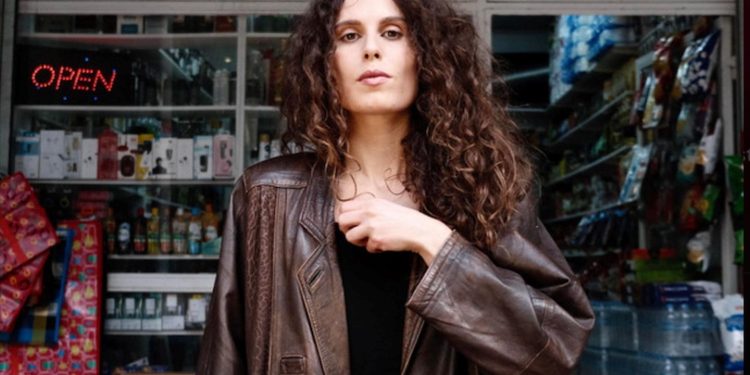 Avec «Oración y pecado», Dafné Kritharas canta la armonía franco-greca