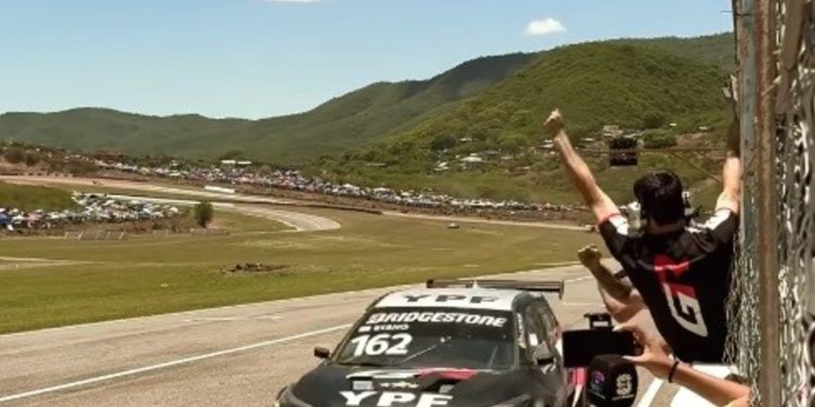 Stang ganó en Salta, Rossi abandonó y el título del TC2000 se definirá en la última fecha :: Olé