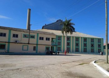 Avanzan reparaciones para próxima zafra azucarera en Camagüey › Cuba › Granma