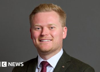 El diputado de Cannock Chase le dice a la Cámara de los Comunes que fue violado después de salir por la noche