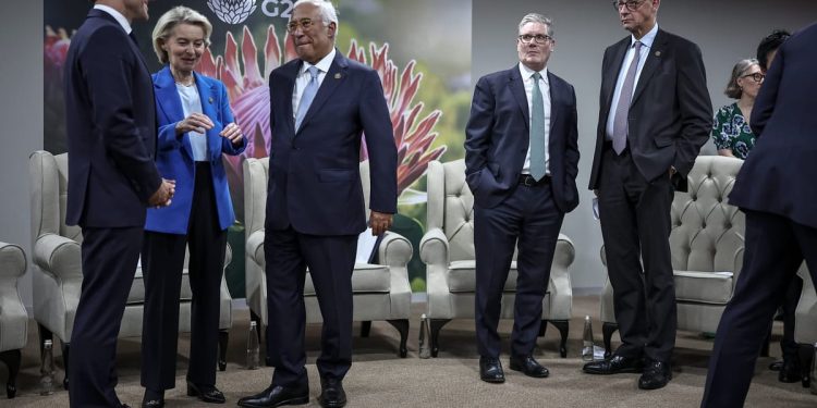 Los europeos finalmente consiguen un asiento en la mesa de Trump para las conversaciones de paz en Ucrania – POLITICO