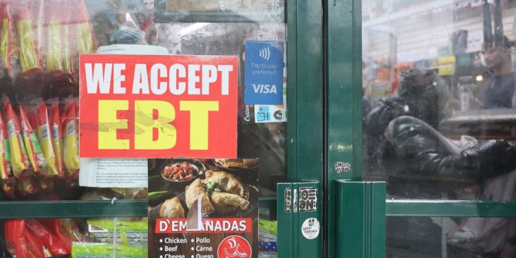 Financiamiento de cupones para alimentos: ¿Qué está pasando con SNAP?