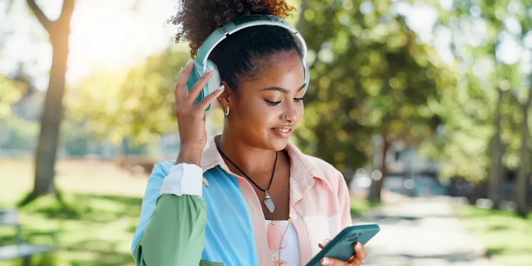 4 formas sorprendentes en las que tus auriculares podrían estar dañando tus oídos