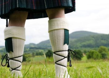 Escocia recurre a 'kilts' para recaudar fondos para infraestructura – POLITICO