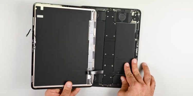 Mire el desmontaje por parte de iFixit del nuevo iPad Pro M5