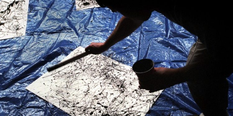 Estudio: las pinturas de goteo de los niños se parecen más a las de Pollock que a las de los adultos