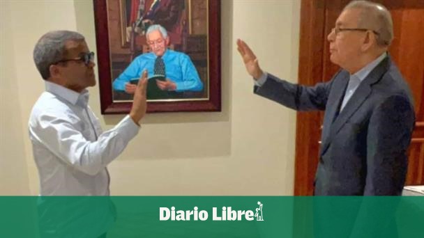 Juramentan al exsacerdote Ricardo Fajardo en el PLD