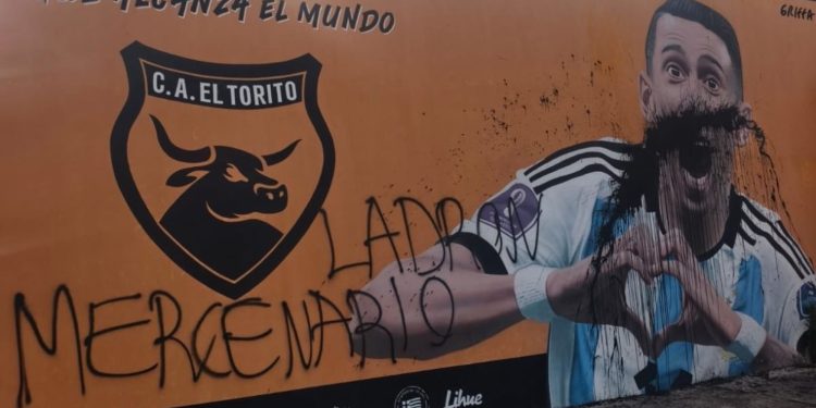 Repudiable: vandalizaron el mural de Di María en el club en que se inició :: Olé