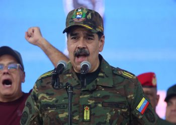 Reportan que un avión ligado a Nicolás Maduro voló hacia la frontera con Brasil, dice CNN