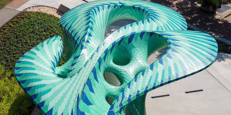 MARC FORNES / THEVERYMANY lleva una escultura de aluminio al parque Knoxville de Tennessee