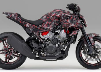 Prototipo de motocicleta desnuda de Honda muestra el motor expuesto