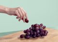 4 efectos negativos de comer demasiadas uvas