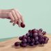 4 efectos negativos de comer demasiadas uvas