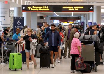 El gobierno reabre: ¿Podrán los viajes aéreos recuperarse para el Día de Acción de Gracias?