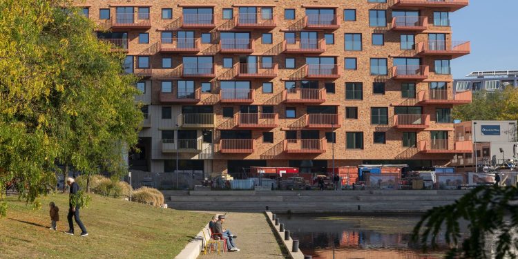 Edificio residencial Palazzo Paleiskwartier / Benthem Crouwel Architects