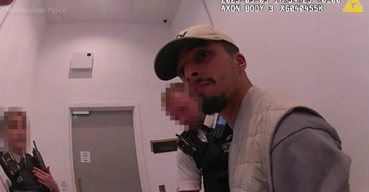 Vídeo: Caza del delincuente sexual argelino liberado de la cárcel por error | Noticias