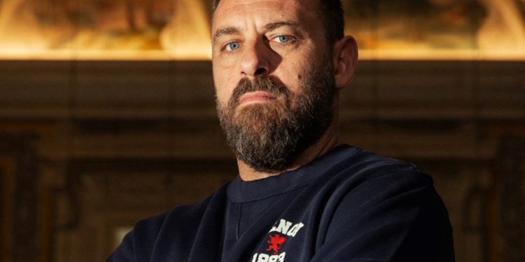 La llamativa revelación de De Rossi en su presentación en Génova: «Iba a viajar para ver el superclásico» :: Olé
