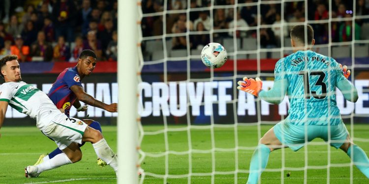 Barcelona venció al Elche 3-1 y se mantiene en contacto con el líder de La Liga, el Real Madrid | Noticias de futbol