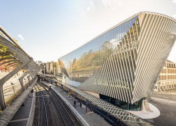 santiago calatrava esculpe la haus zum falken en zurich