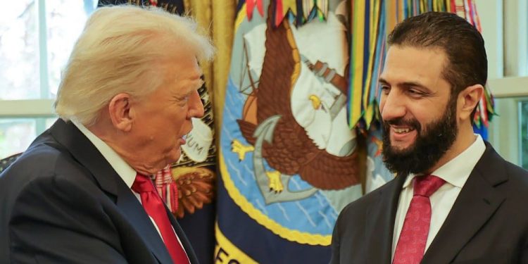 Trump recibe a Sharaa de Siria para discutir el levantamiento de sanciones y la lucha contra el Estado Islámico