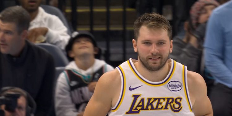 Iguala a Chamberlain y Kobe y supera a Michael Jordan