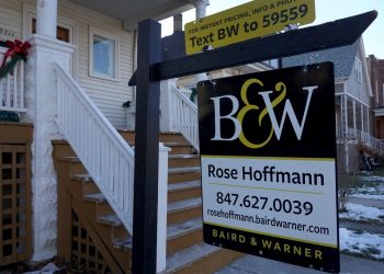 Muchos posibles compradores están excluidos del mercado inmobiliario: NPR