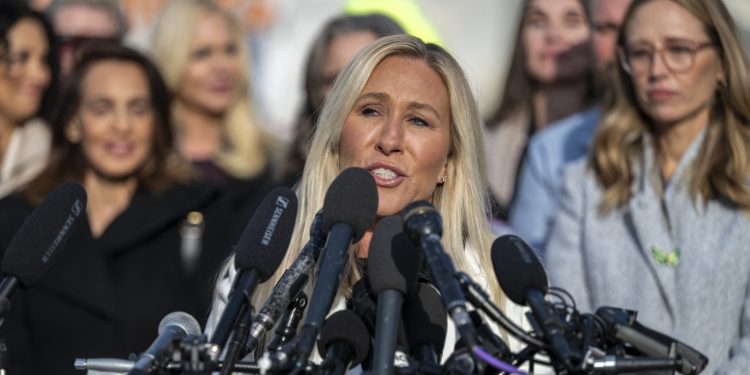 Marjorie Taylor Greene renuncia al Congreso: NPR