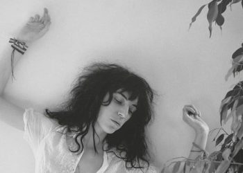 Las nuevas memorias de Patti Smith, 'Bread of Angels', son íntimas e intrigantes: NPR