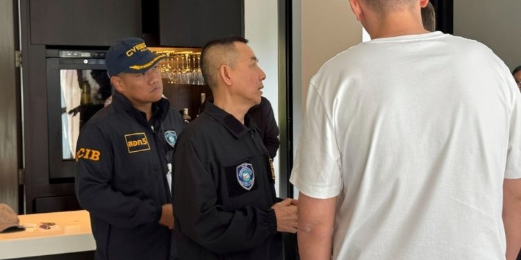 Sospechoso de piratería informática ruso buscado por el FBI arrestado en una isla turística tailandesa: NPR