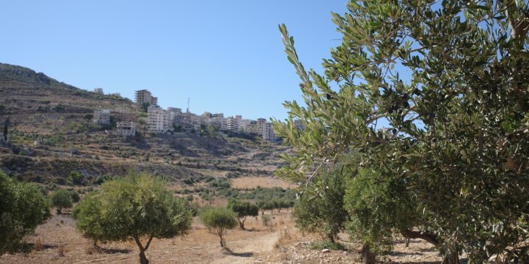 Los sirios desplazados por la guerra regresan y encuentran sus hogares ocupados: NPR