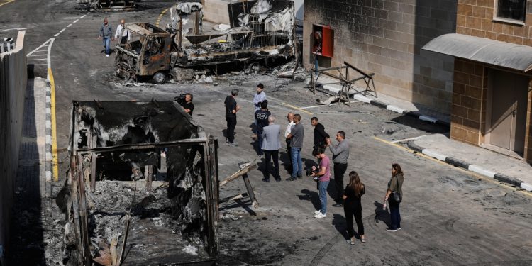 La «impactante» violencia de los colonos contra los palestinos debe terminar: NPR